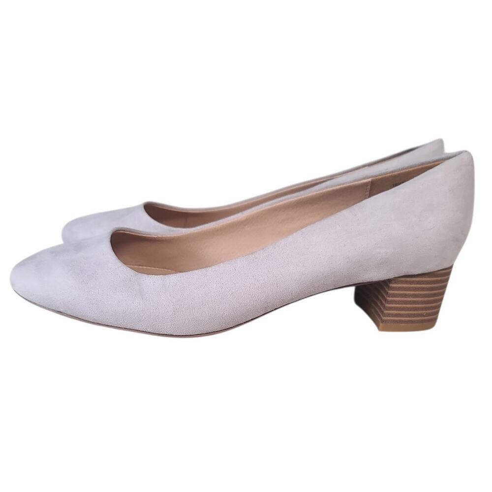 LOFT Light Gray Suede Round Toe Pumps Size 8.5M New Without Box 1.75" Heel